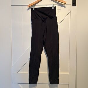 Black, crossover waist, ankle-length leggings with pockets size medium